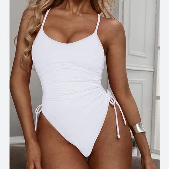 NEW Kendall & Kylie white one piece - Picture 1 of 9